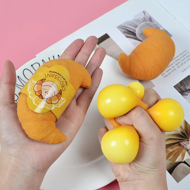 Realistic Croissant Squishy Sq - مراجعة Kids Toys In Wholesale وسعره